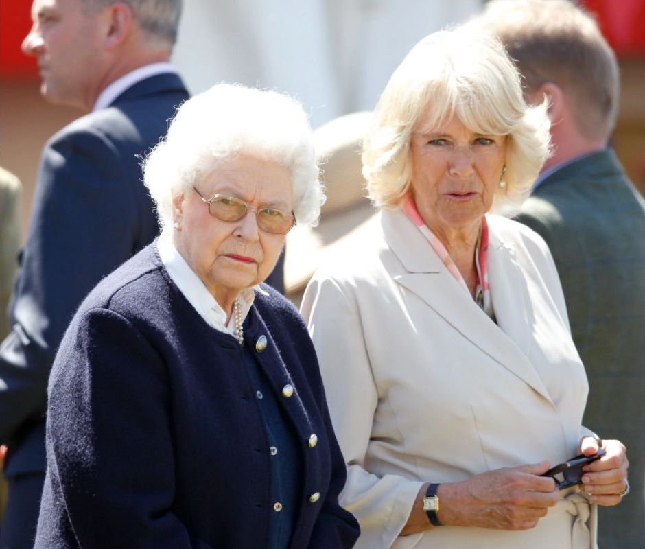 Camilla Parker succeeds in eliminating the title 'consort' to be officially queen on the same level as the late Elizabeth II