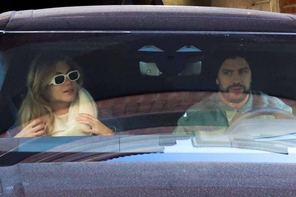 Clara Chía runs away from the cameras when she is with Gerard Piqué for this unusual reason