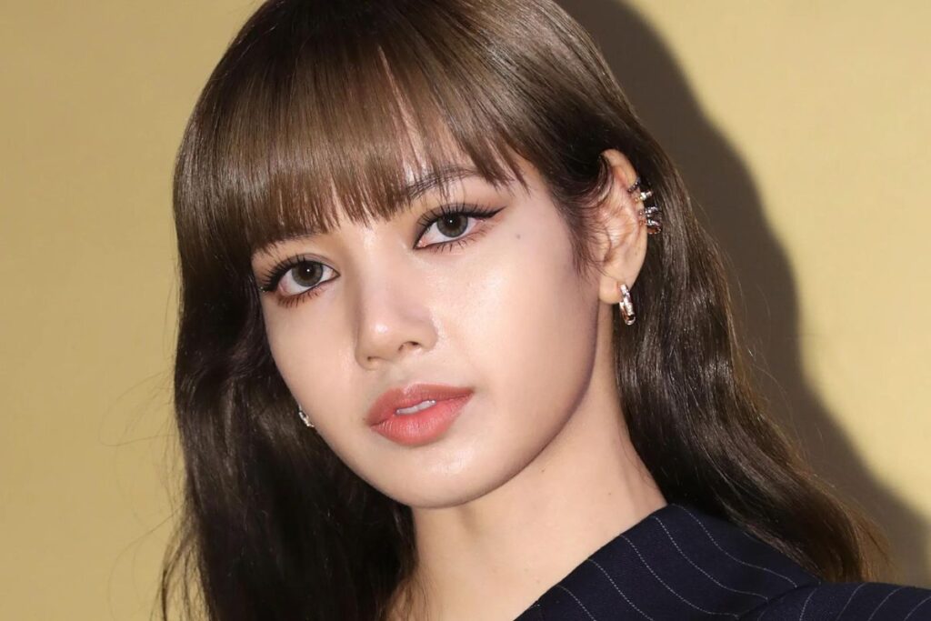 BLACKPINK’s Lisa breaks gender stereotypes by wearing a men’s suit