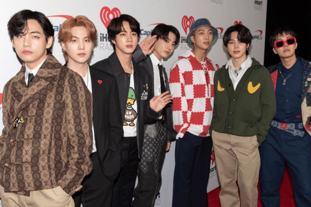 BTS appears in this mexican movie and the ARMY didn't know it