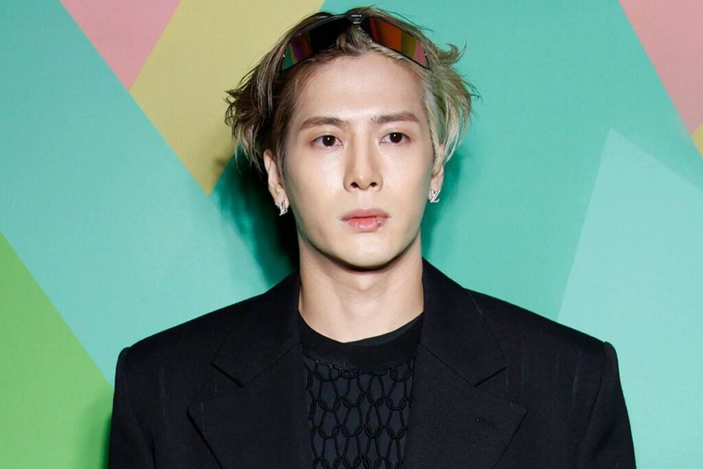 Jackson Wang causes controversy by not allowing GOT7 lightsticks at his concerts