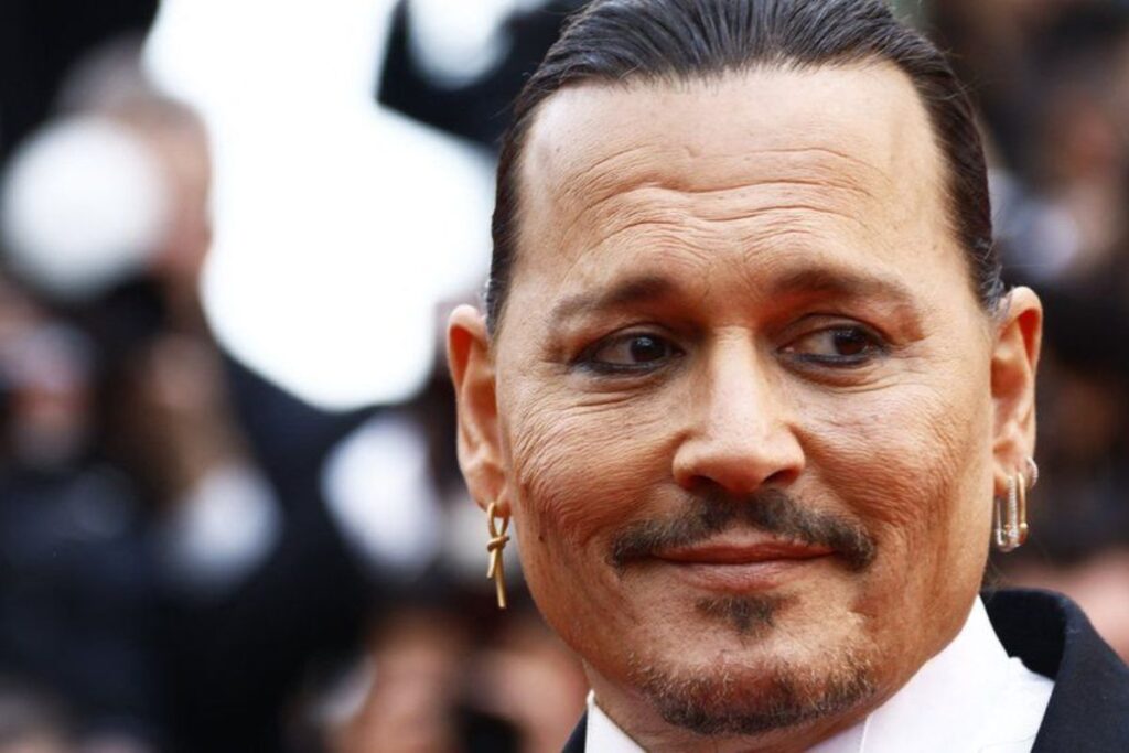 Johnny Depp almost burst into tears after receiving an amazing 7-minute standing ovation at the Cannes Film Festival