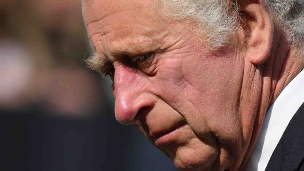 King Charles III in crisis for the sudden death of an important royal member of the royal family