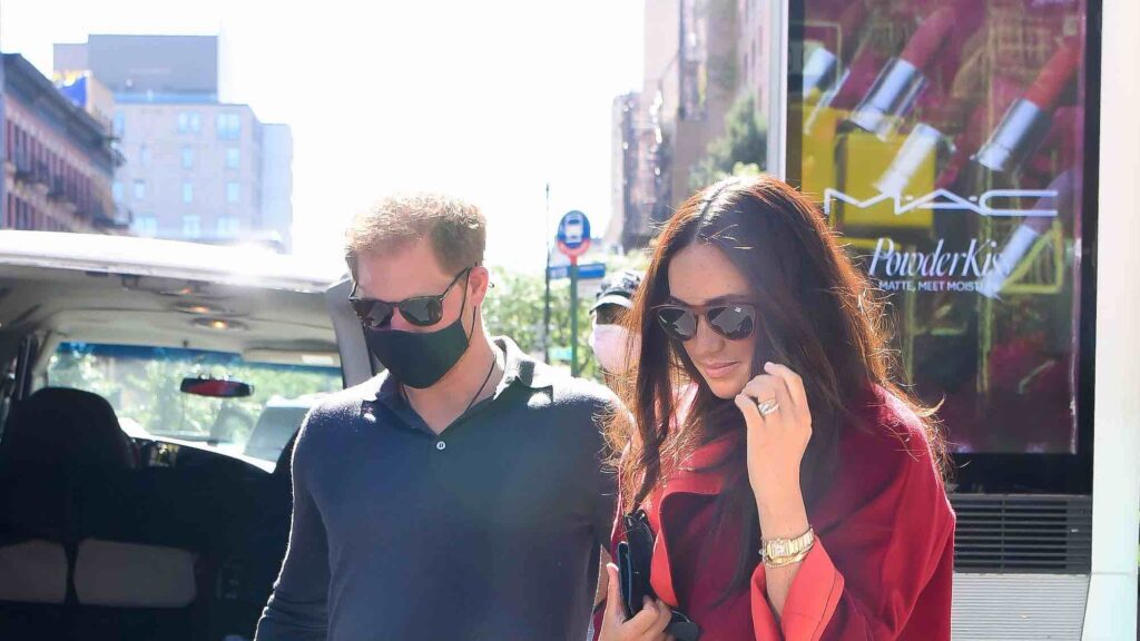 Prince Harry and his wife hide from the paparazzi at a secret club in the U.S.