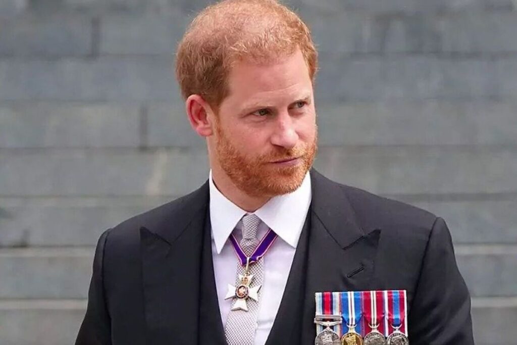 Prince Harry met King Charles III minutes before the coronation