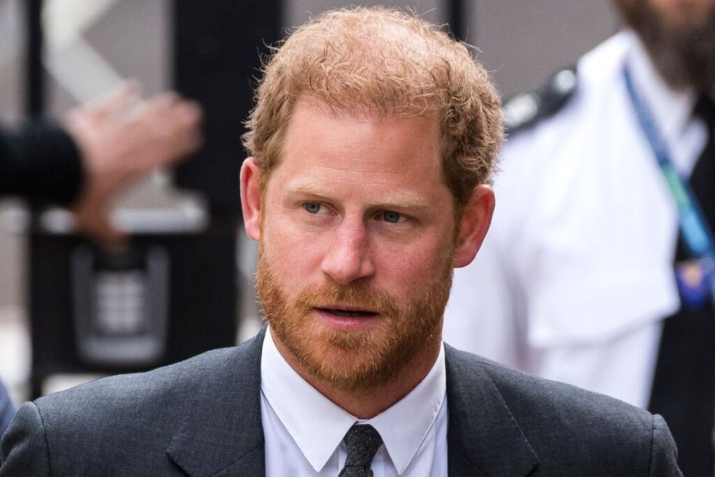 Prince Harry was not afraid of saying that he is fed up with the way the royal family treats him during the coronation