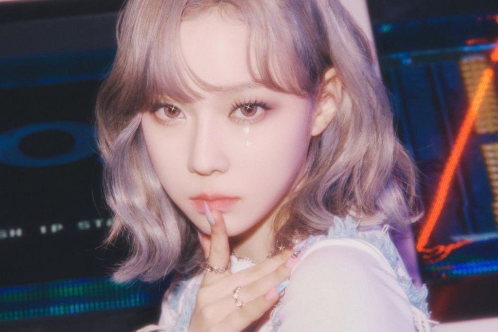 AESPA’s Winter surprises her fans after revealing her face with no makeup