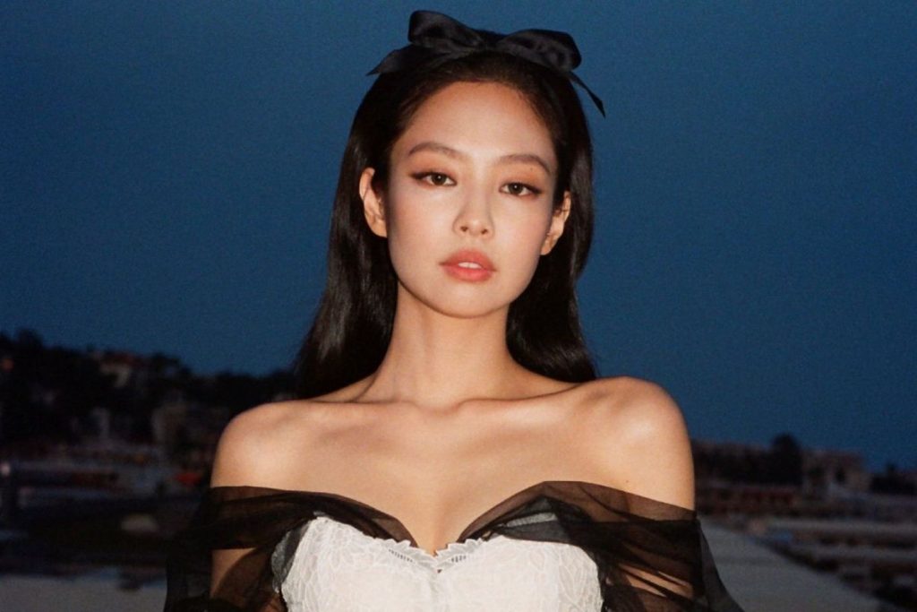 BLACKPINK's Jennie worries after appearing with a scar on her face
