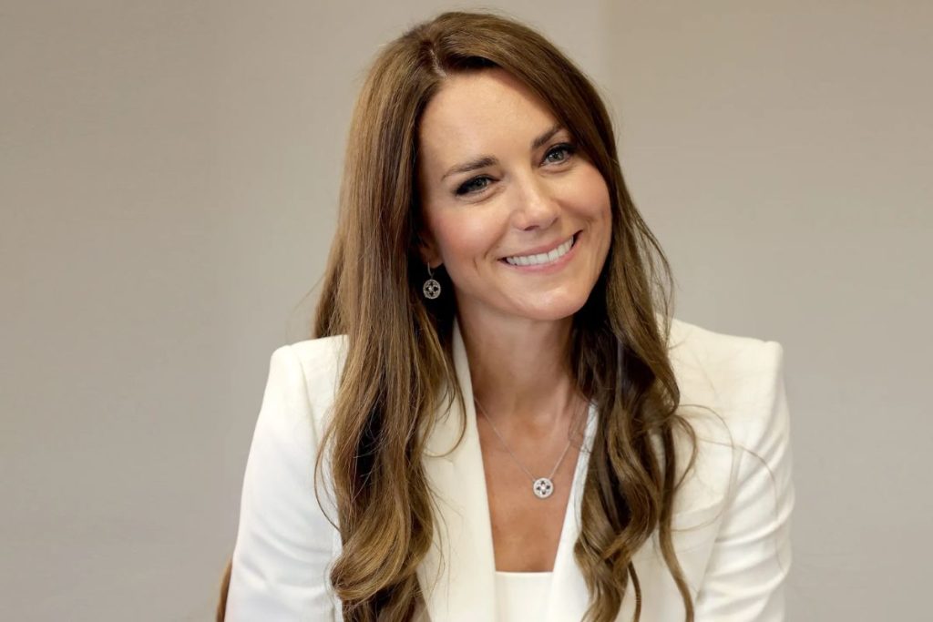 Kate Middleton stole the show at Prince Hussein's wedding in eye-catching gown