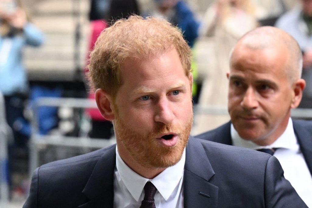 Prince Harry reveals that several journalists tried to steal his DNA to prove that King Charles III is not his father