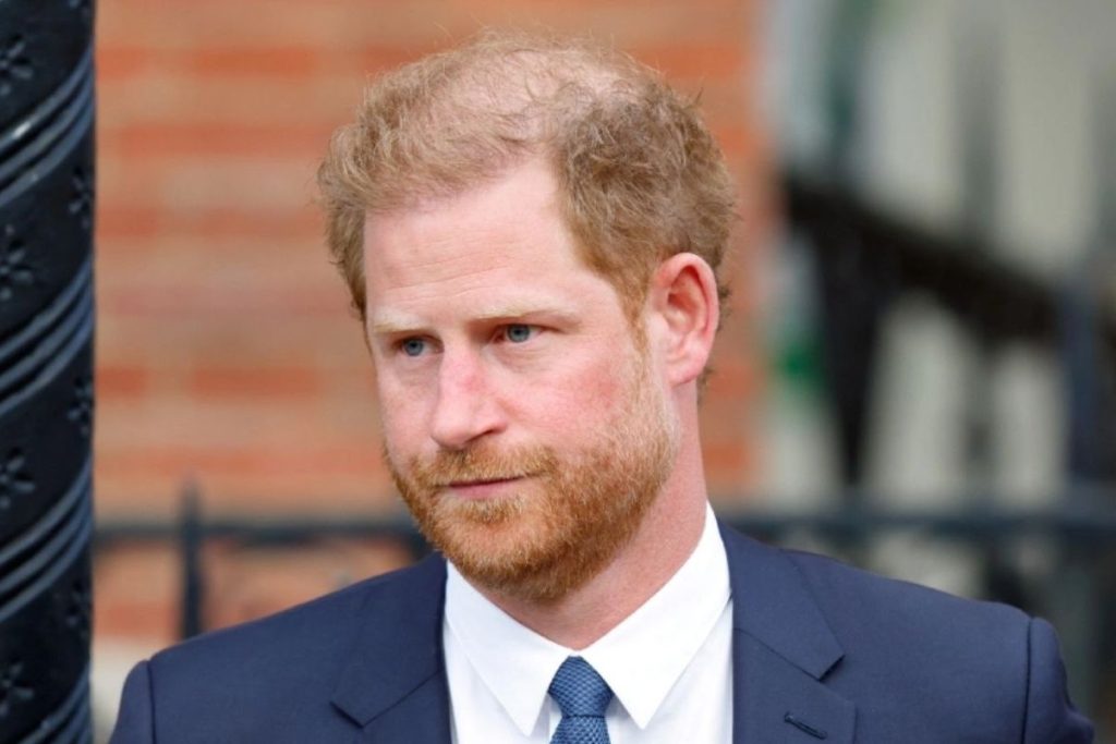 Prince Harry was happy and relaxed on the plane he took to return to the United States