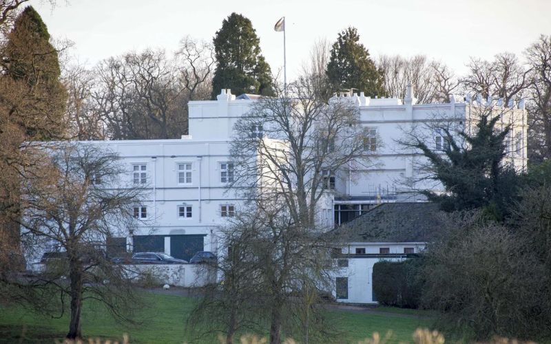 Prince William and Kate Middleton feud with Prince Andrew for a luxurious property