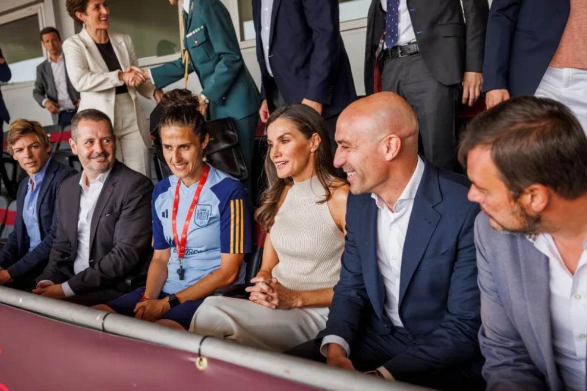 Queen Letizia dazzled everyone with her elegant and comfortable look at a soccer event