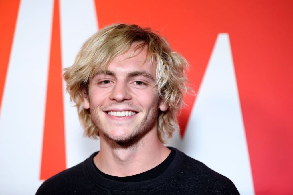 Ross Lynch’s hot video showing EVERYTHING while vacationing on a European beach