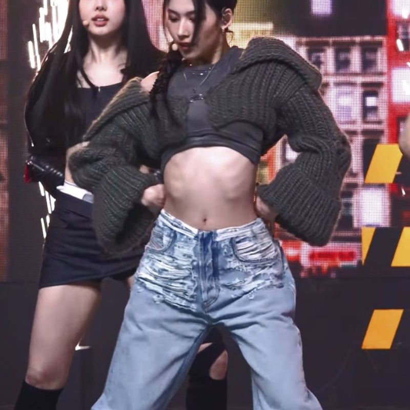 Sana from TWICE turns on the alarm about her health after collapsing during a concert in the U.S.