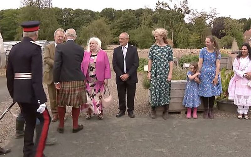 A little girl's heartwarming reaction to meeting King Charles III