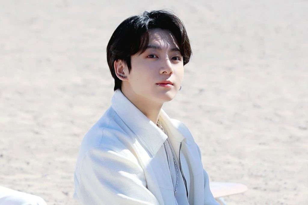 ARMY accuses BTS' Jungkook of copying his groupmate and favoritism