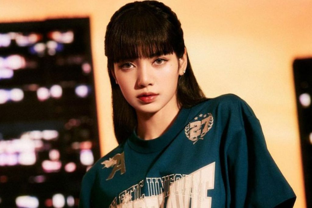 BLACKPINK's Lisa is caught having dinner with a mysterious man in Europe