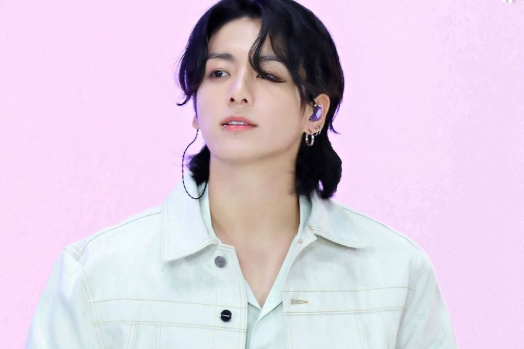 BTS' Jungkook shows the part of his body where he got a new piercing and the ARMY can't believe it