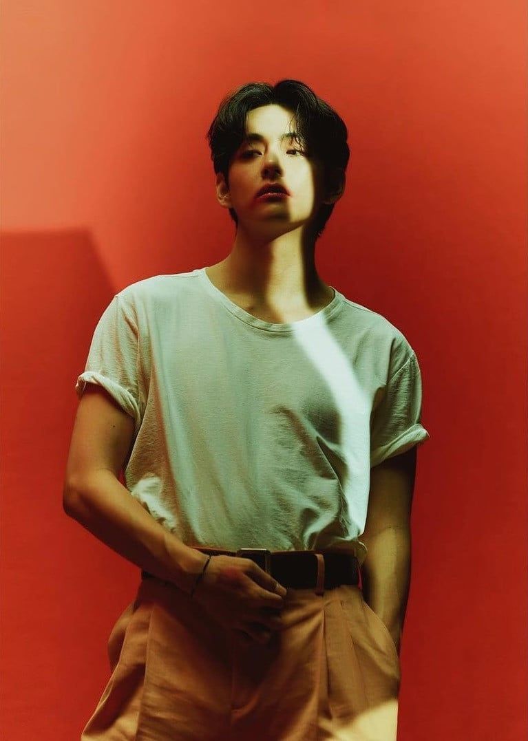 TAEHYUNG and his CELINE -shirt..💜💜❤💚 - BTS Kim Taehyung