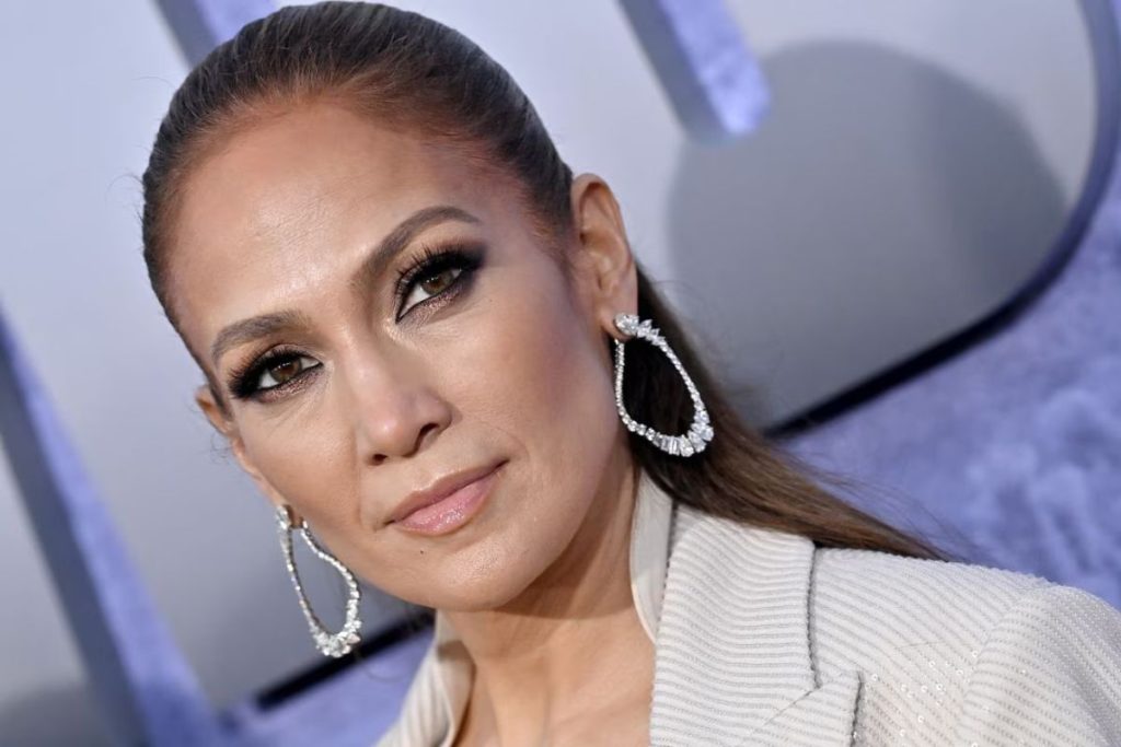 Jennifer Lopez celebrated her birthday with an intimate photo