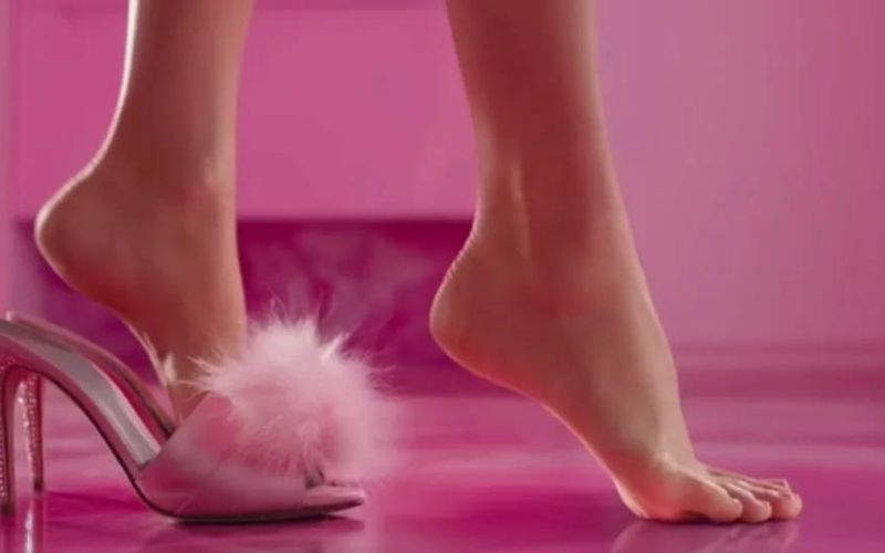 Greta Gerwig completely refused to use CGI to change Margot Robbie’s feet in ‘Barbie’