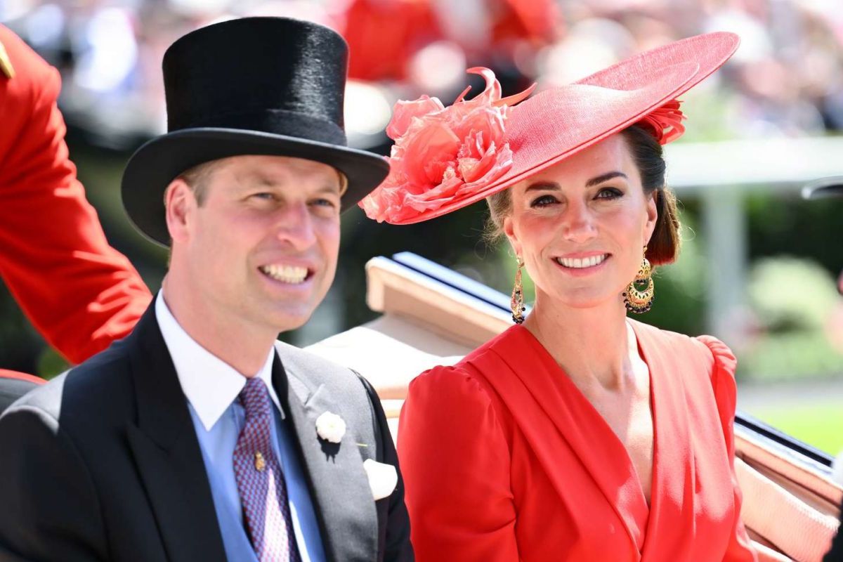 Prince William spotted at a nightclub, without the company of Kate Middleton