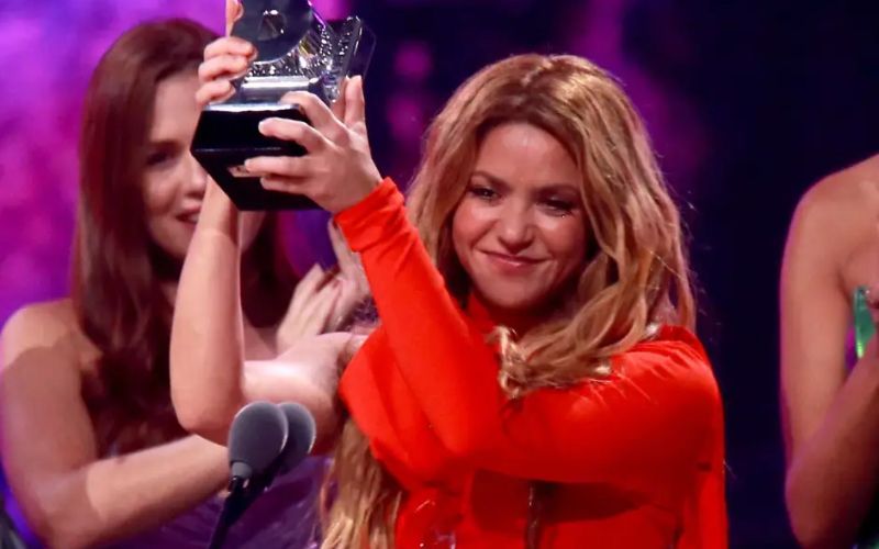 The strange reaction of Milan and Sasha while Shakira was awarded in Premios Juventud The strange reaction of Milan and Sasha while Shakira was awarded in Premios Juventud