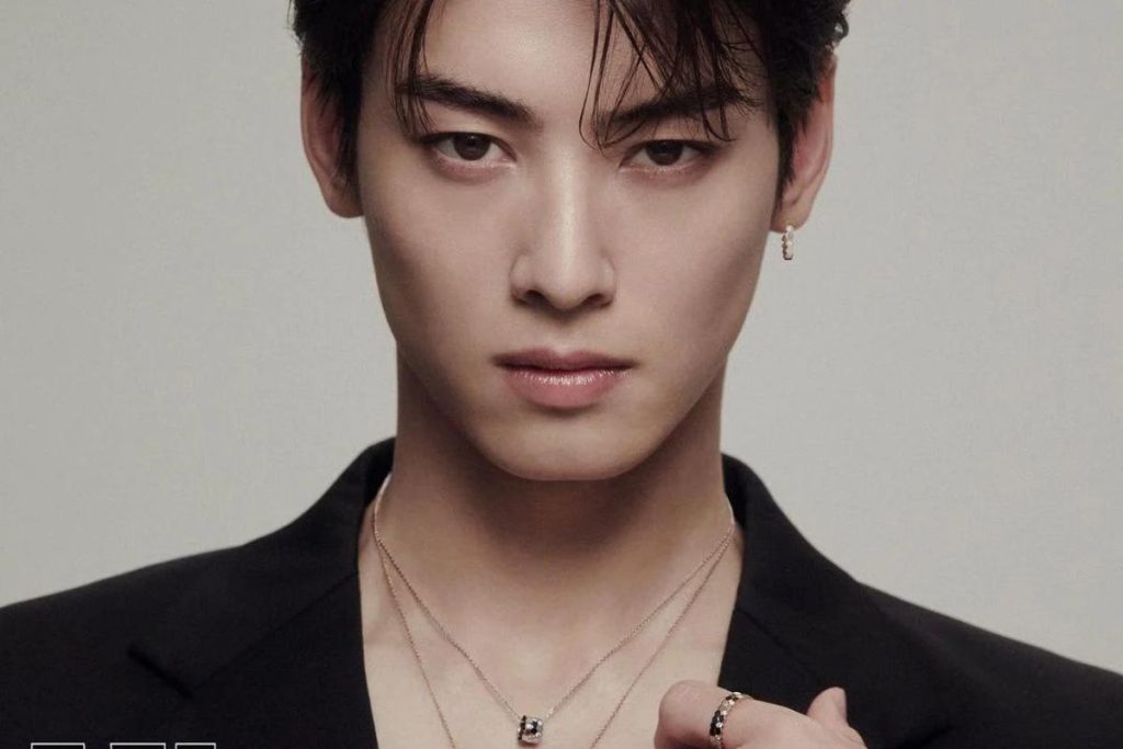 ASTRO’s Cha Eun Woo caught everyone’s attention by looking flawless at a recent event