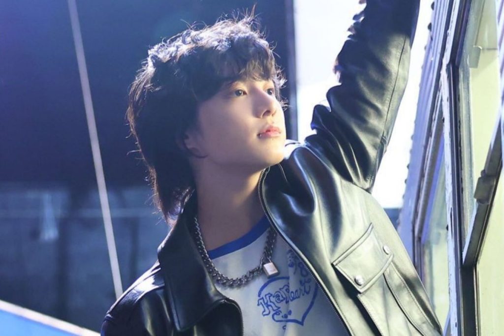 BTS' Jungkook finally returns to Twitter with shocking photos