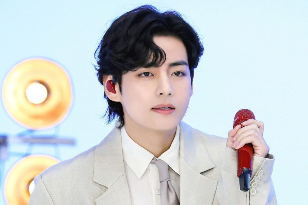 BTS' V debuted 'Love Me Again', his first music video and solo song