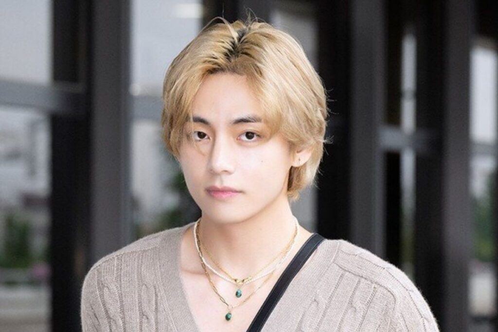 BTS' V in controversy for the appearance of a racist insult 'N-word' during his most recent live