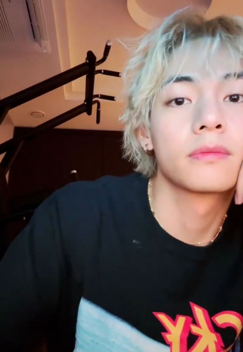 BTS' V in controversy for the appearance of a racist insult 'N-word' during his most recent live