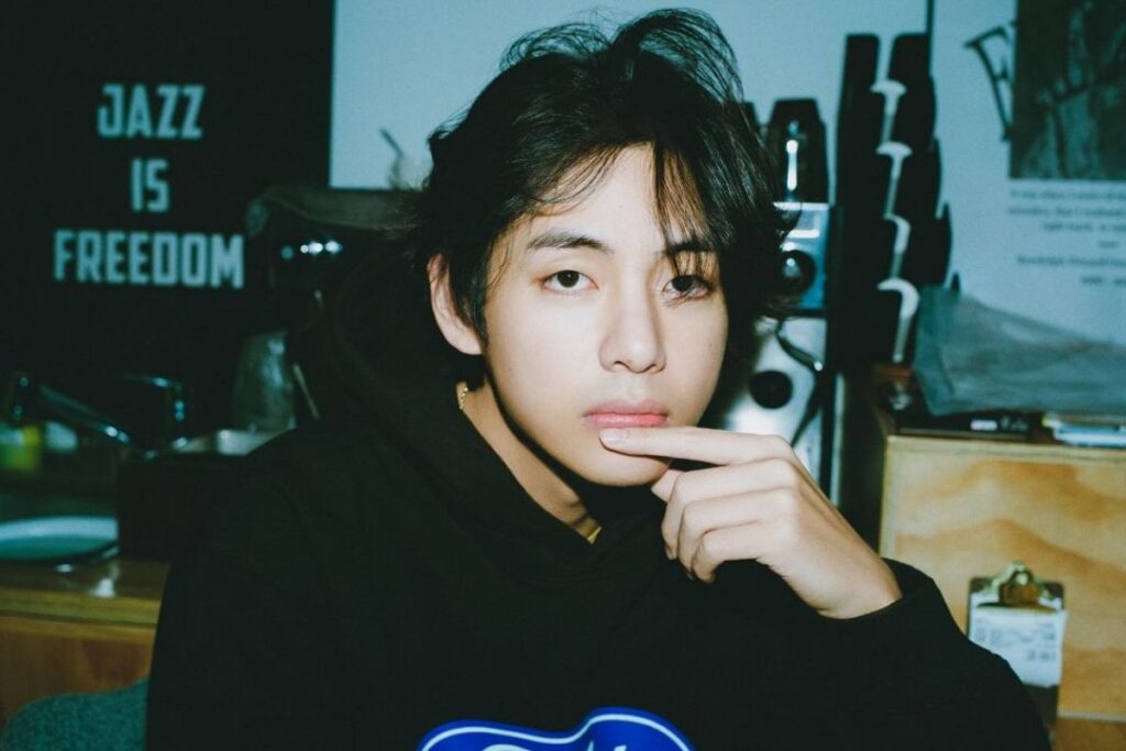 BTS' V's plea in his debut solo song 'Love Me Again'