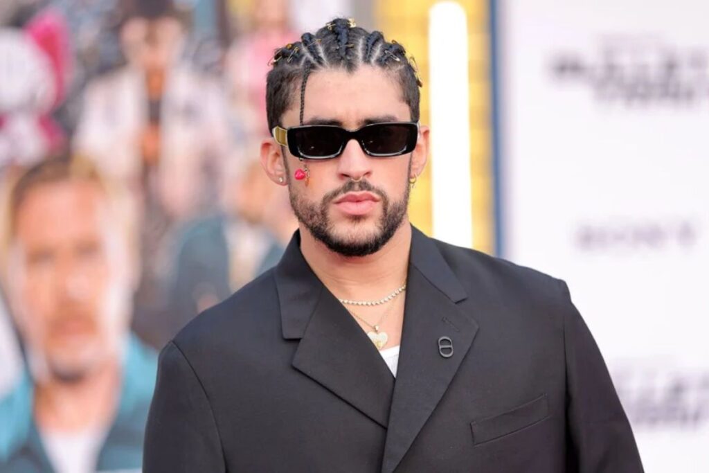 Bad Bunny published a provocative photo but in an oversight part of his eggplant was seen