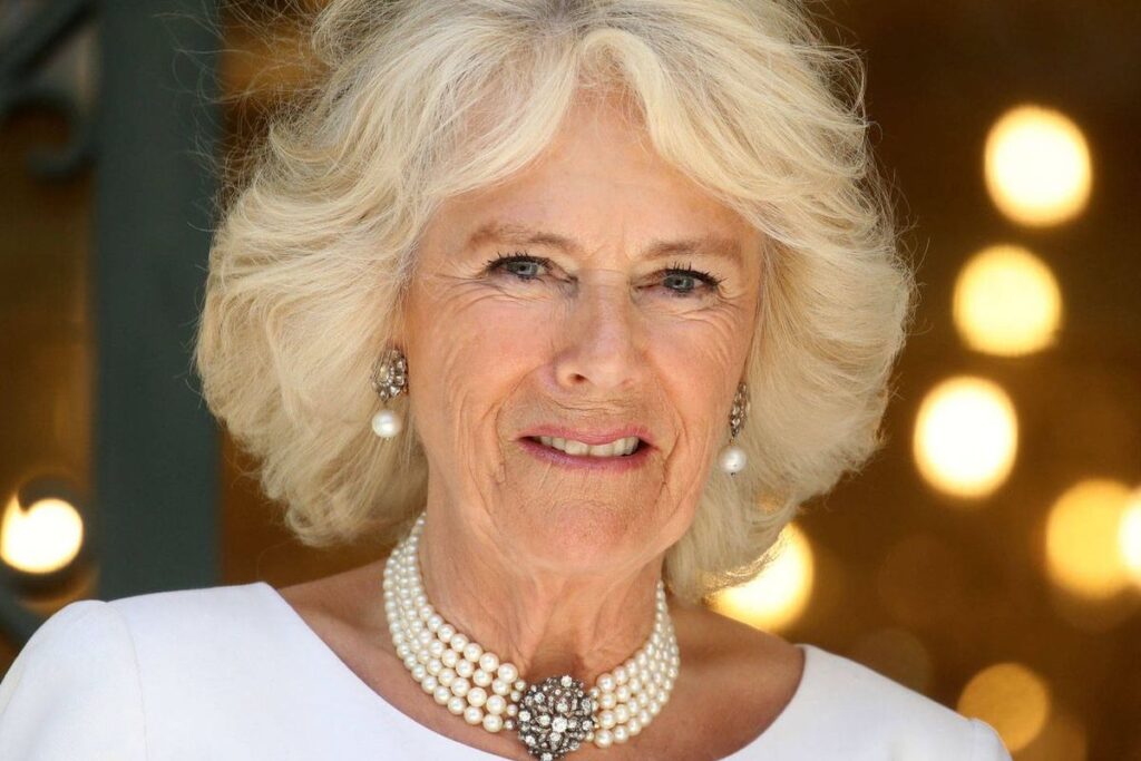 Camilla Parker is doing the impossible to be popular and stand out in the British Monarchy