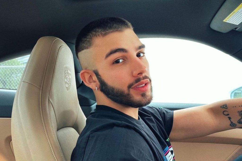 Manuel Turizo is caught running naked through the streets of Miami