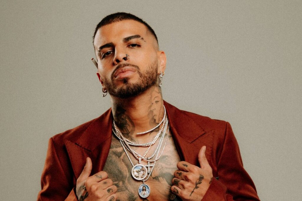 Rolling Stone harshly criticized Rauw Alejandro for his song to Rosalía