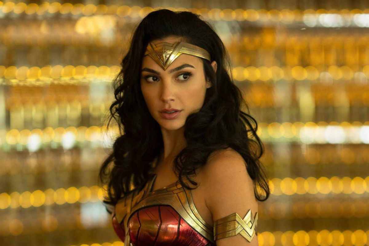 Lobo - I'd Love You To Want Me - Tradução  Wonder woman, Gal gadot wonder  woman, Gal gadot