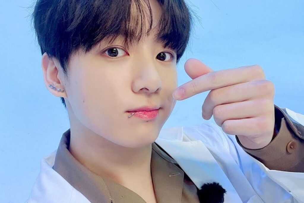 Calvin Klein harshly criticized for excessive Photoshop use with Jungkook