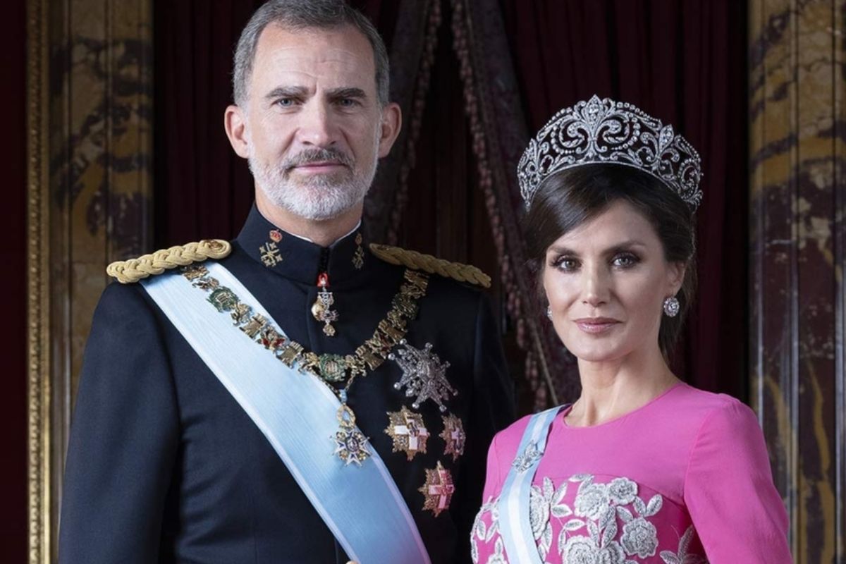 King Felipe VI appears with his head held high in a special ceremony after Queen Letizia's infidelity scandal
