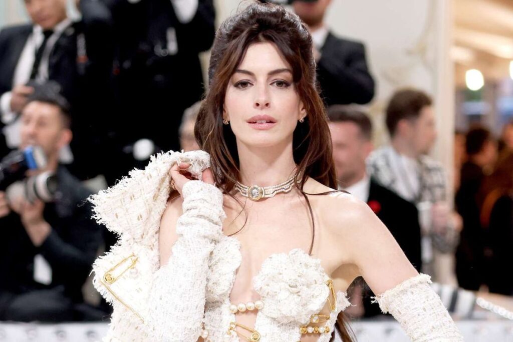 Netflix’s movie which is breaking records that is starred by Anne Hathaway