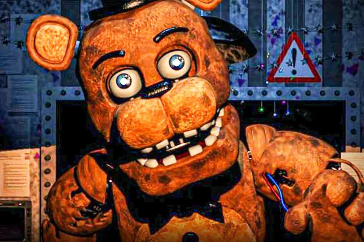 Камера мишка фредди. Фнаф 2 фредди в коридоре. Камера мишка фредди. Камера мишка фредди. Мишка фредди на камере.