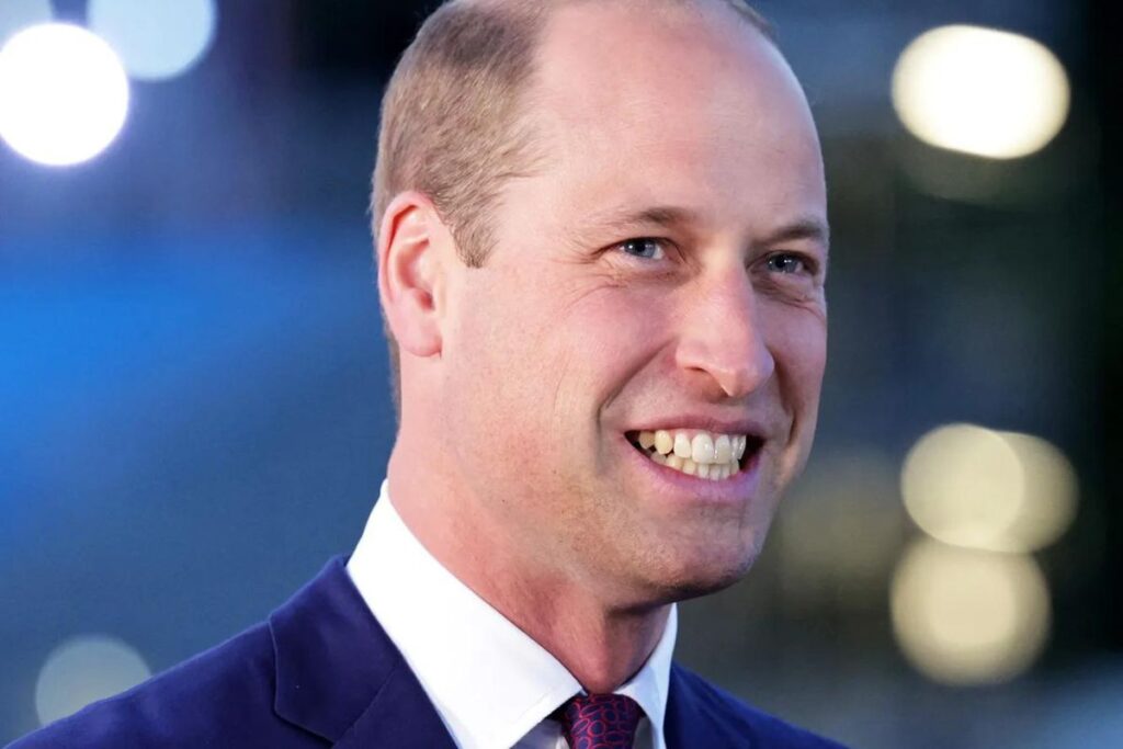 Prince William embarks on a trip on his own, is this a premonition of his marriage with Kate Middleton?