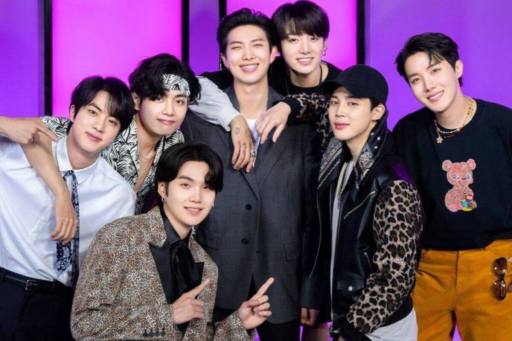 Renowned American singer surprises by confessing her love for BTS