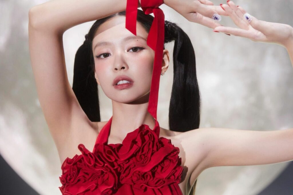 BLACKPINK's Jennie performs a new version of her single, "You & Me"