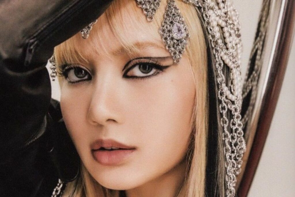 BLACKPINK's Lisa achieves an astonishing record in K-pop history on Spotify