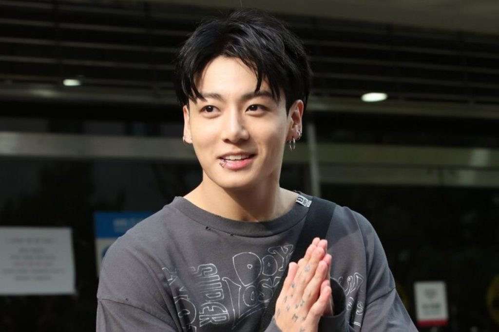 BTS' Jungkook draws attention again for the way he treats his fans
