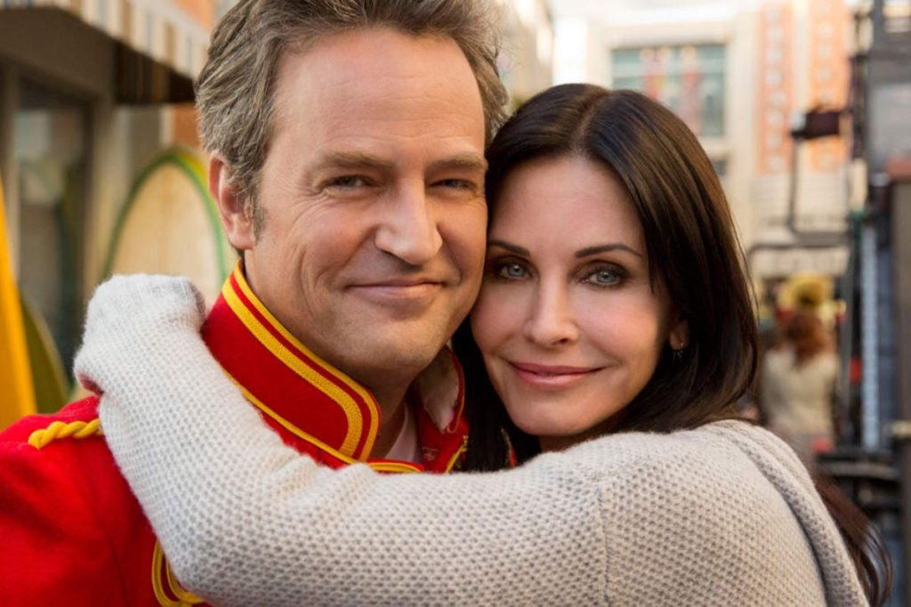 Friends cast reacts to the loss of Matthew Perry