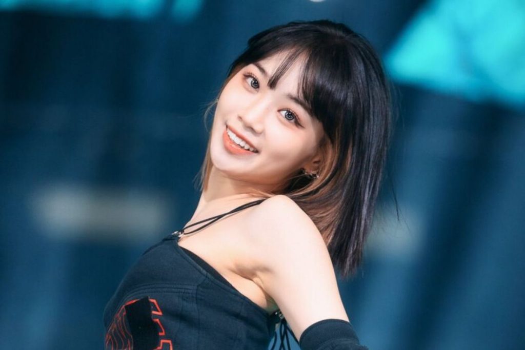 LE SSERAFIM's Chaewon addresses rumors about drug investigation